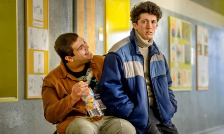Pourquoi vous devez regarder (rapidement) How to sell drugs online (fast) sur Netflix