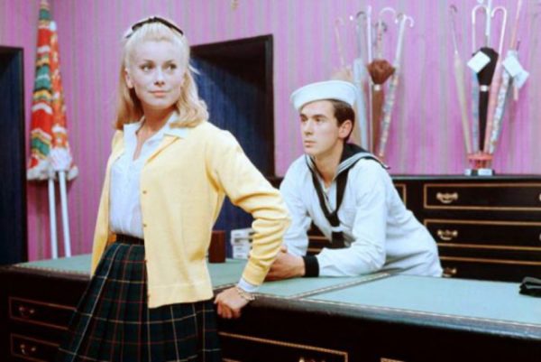 demy netflix parapluie cherbourg 600x401 - Les Temps modernes