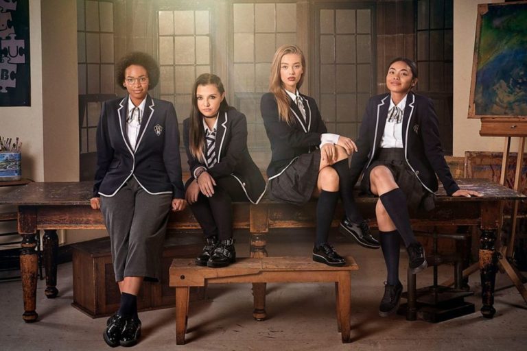 Les Justicières : enfilez votre uniforme et découvrez le nouveau phénomène britannique sur Netflix !