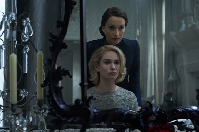rebecca netflix - Rebecca : découvrez les premières images du remake d'Hitchcock (en octobre sur Netflix)