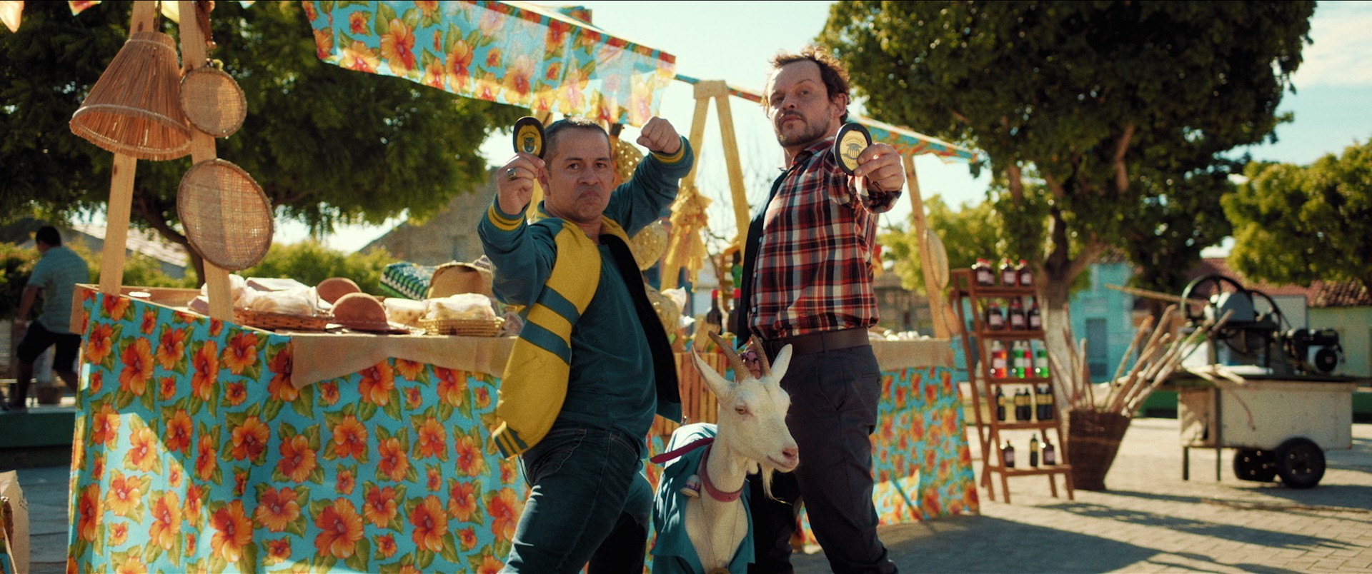 deux flics et une bique netflix - Deux flics et une bique : découvrez, dès à présent,  la nouvelle comédie brésilienne signée Netflix