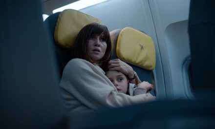 Blood Red Sky : c’est quoi ce film avec des terroristes et un vampire dans un avion qui cartonne sur Netflix ? [Avis]