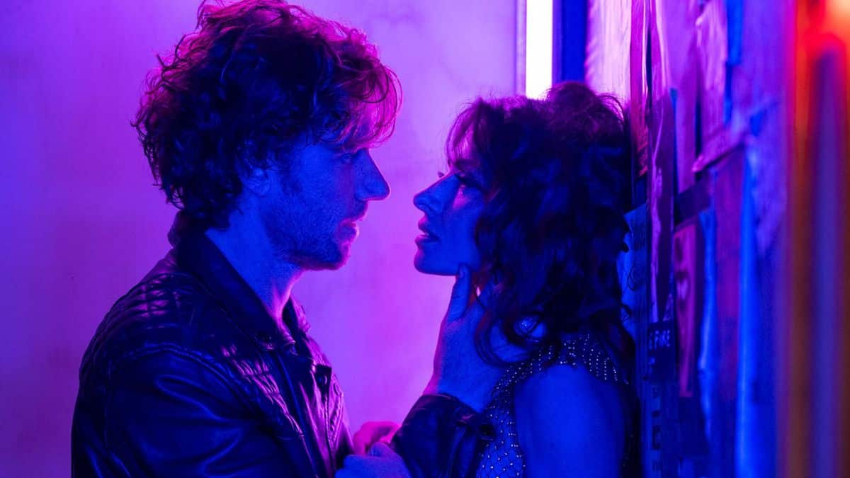 sexlife netflix avis internautes - Sex/Life : que pensent les internautes de cette série "hot" avec Sarah Shahi [Avis]