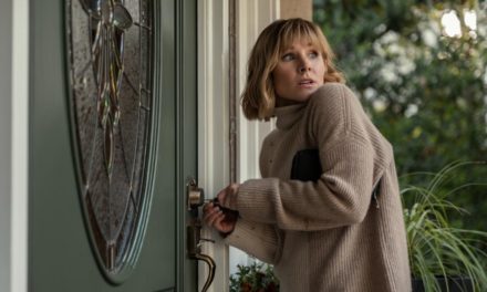 La femme qui habitait en face de la fille à la fenêtre : les internautes déjà conquis par la parodie portée par Kristen Bell