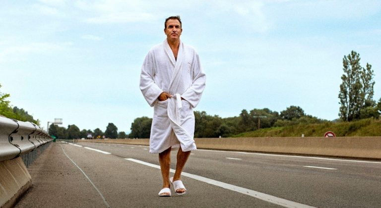 I Feel Good : une tendre comédie portée par Jean Dujardin et Yolande Moreau en ce moment sur Netflix