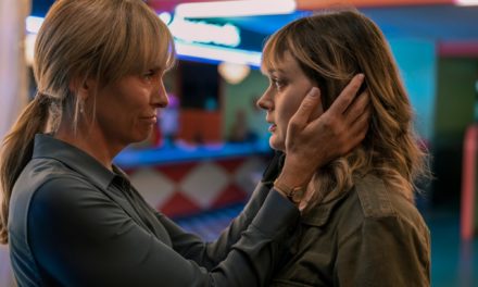 Son vrai visage [Pieces of her]: c’est quoi ce nouveau thriller psychologique porté par Toni Collette et Bella Heathcote ? (+ avis des internautes)