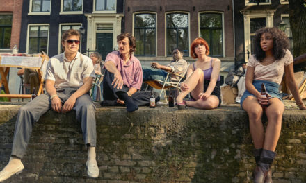 Dirty Lines : c’est quoi cette nouvelle série Netflix sur l’essor du téléphone rose pendant les années 80 ?