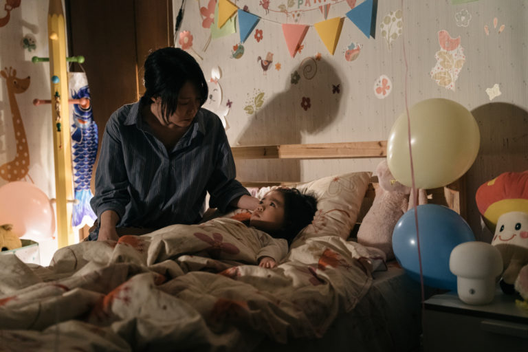 “Incantation” : ce film d’horreur taïwanais dans la veine de “The Ring” va vous terrifier comme jamais sur Netflix (Avis)