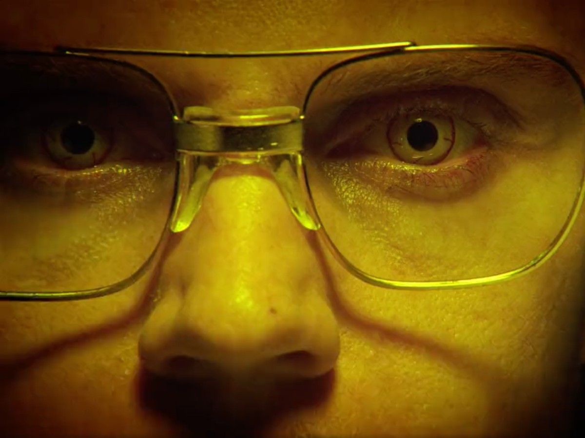 DAHMER Monster The Jeffrey Dahmer Story netflix - DAHMER : que pensent les internautes de la série de Ryan Murphy sur le cannibale du Milwaukee ? (Avis)