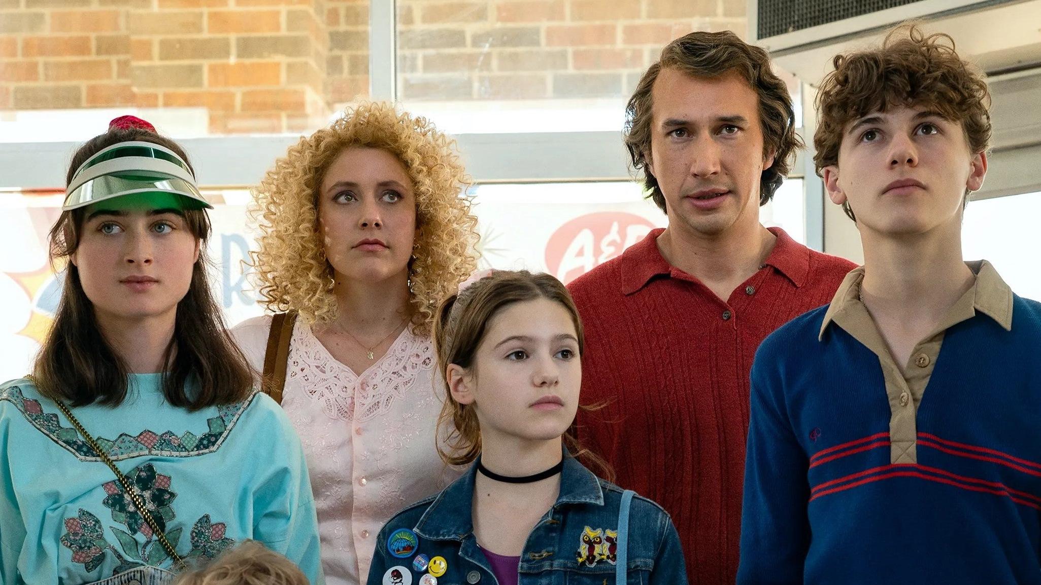 white noise netlfix bande annonce - White Noise : le film de Noah Baumbach va mettre le chaos en décembre sur Netflix