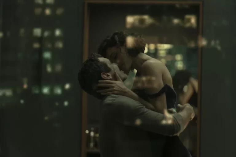 Un oeil indiscret : que pensent les abonnés de cette série sulfureuse ? ( avis + infos sur saison 2 ? )