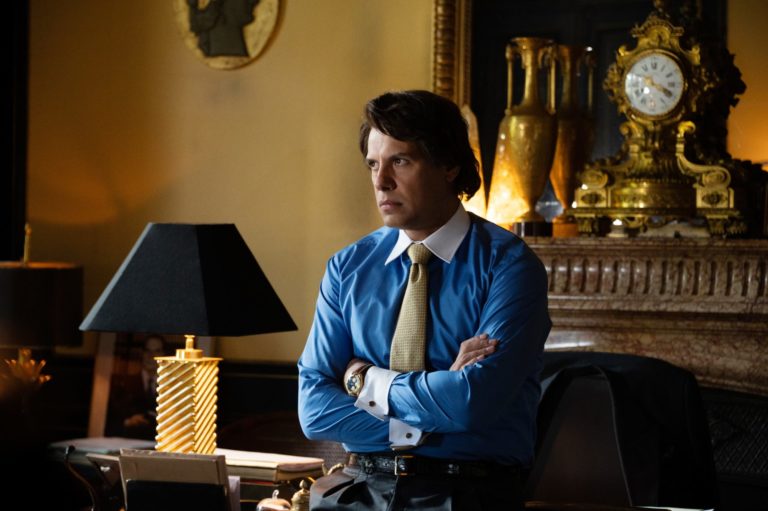Tapie (Avis) : que vaut le biopic événement porté par Laurent Lafitte en ce moment sur Netflix ?
