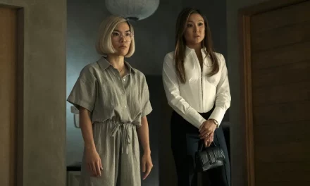 Acharnés : avez-vous remarqué ces acteurs d’Emily In Paris et The Umbrella Academy dans cette comédie noire signée Netflix