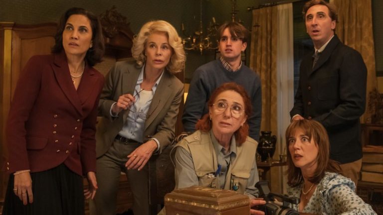 Fenómenas : une comédie paranormale à la “S.O.S fantômes” cartonne sur Netflix ! (+ Avis)