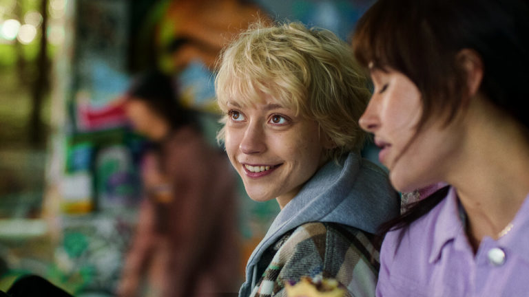 Fanfiction : cette histoire d’amour transgenre va vous faire fondre en mai sur Netflix