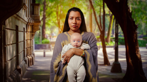 yeni mere porteuse netflix 600x338 - La reine du sud