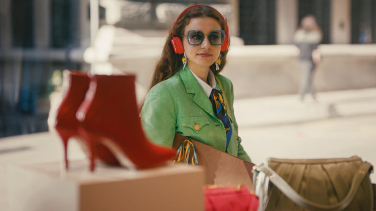 A sa façon : une comédie romantique haute en couleurs à découvrir en juin sur Netflix (Date de sortie, Bande annonce)
