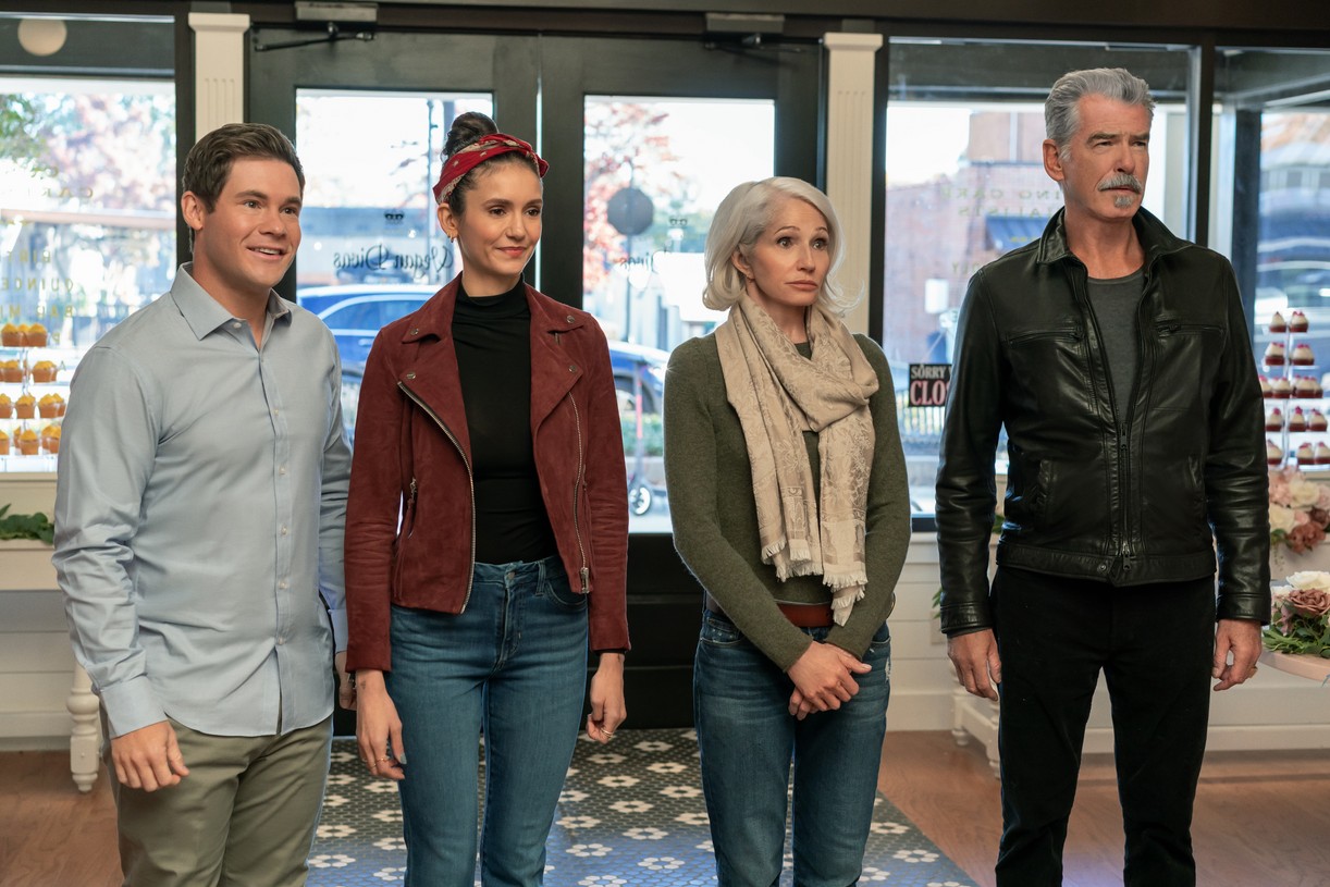 gangsters par alliance netflix - Gangsters par Alliance (The Out-Laws) : une comédie explosive portée par Adam Devine, Nina Dobrev et Pierce Brosnan à voir sur Netflix (Nouveautés 2023)