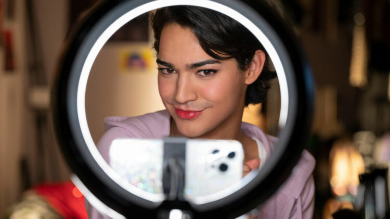 Glamorous : annulée, la série n’aura pas droit à une saison 2 sur Netflix !
