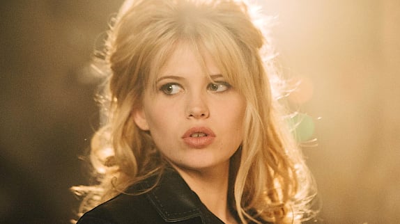 bardot serie netflix - Bardot : la série événement de France 2 est disponible dès à présent sur Netflix !