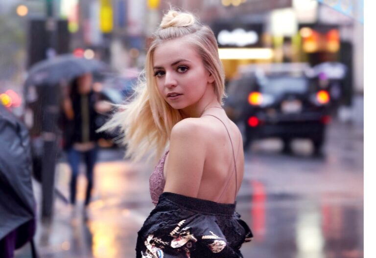 Fugueuse : la mini-série québécoise sur la descente en enfer d’une adolescente débarque sur Netflix !