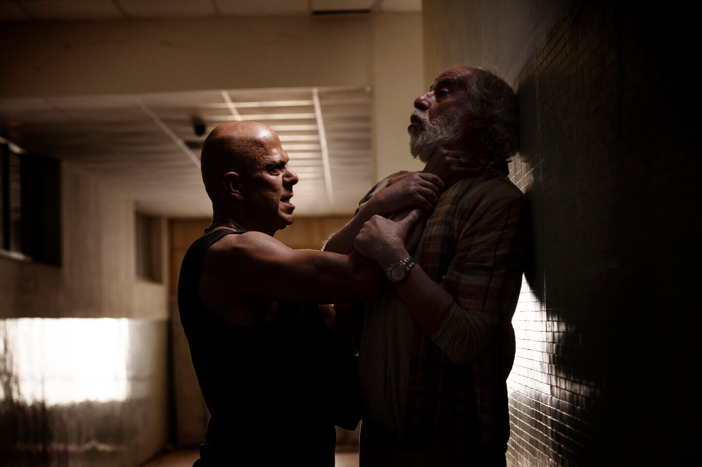 FAVINO SERVILLO foto di Emanuela Scarpa - Adagio : après Suburra, Stefano Sollima nous offre un thriller captivant à voir en mai sur Netflix