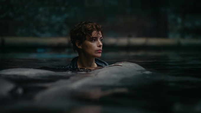 sous la seine netflix film - Sous la seine (AVIS) : ce film de requin à quelques encablures des J.O. fait déjà réagir sur Netflix !