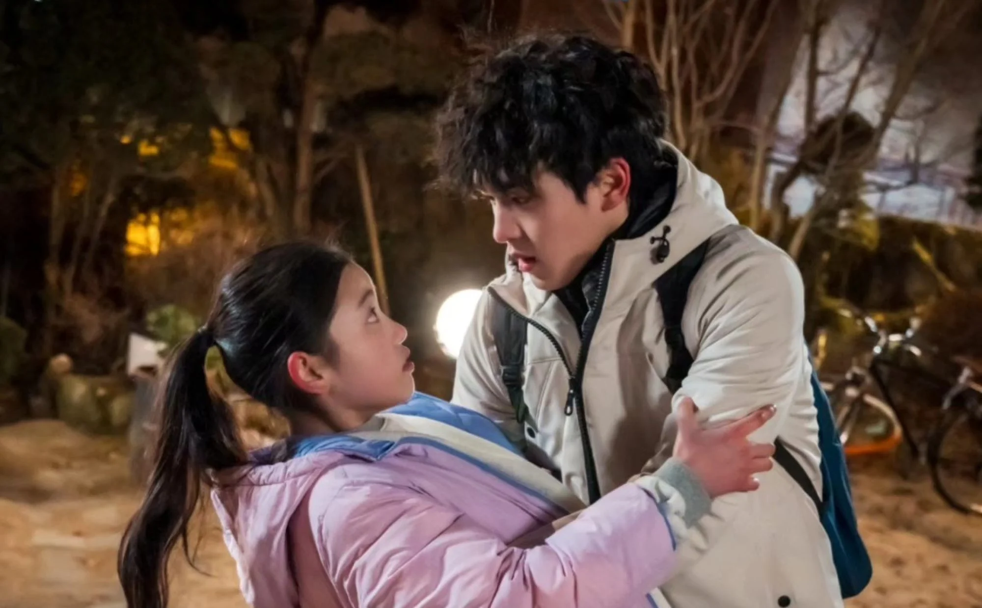 74215b49 107f 4d2c a517 b7bc4ab4818d a8ad8b25 - La Belle et l'Amoureux : ce nouveau K-drama va vous faire fondre jusqu'en novembre sur Netflix
