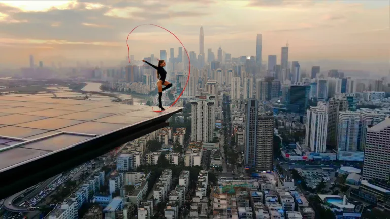 Skywalkers : d’amour et de vertige : une ascension vertigineuse vers l’amour en juillet sur Netflix