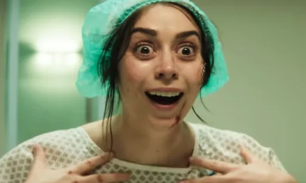 Black Mirror – Saison 8 : Charlie Brooker prêt à replonger dans le cauchemar technologique ?