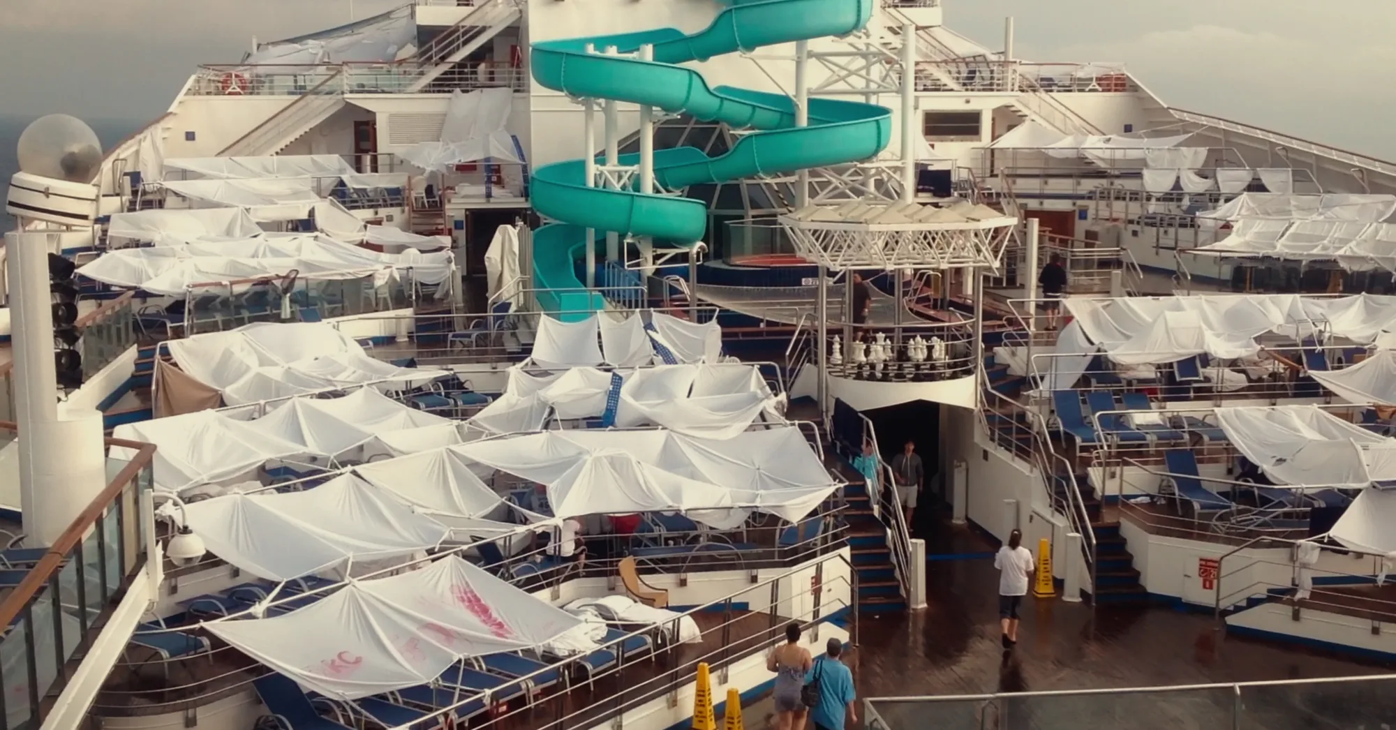 Trainwreck Poop Cruise n 00 29 01 11 - Chaos d'anthologie : La croisière ne s’amuse plus débarque le 24 juin sur Netflix, et c’est du sérieux