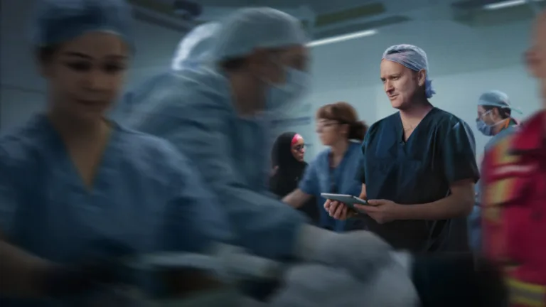 État critique : Entre la vie et la mort — Londres, 21 jours en suspension vitale sur Netflix