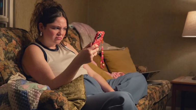 Une saison 2 pour Too Much ? Ce que l’on sait (et ce qu’on devine) sur le sort de la nouvelle série Netflix