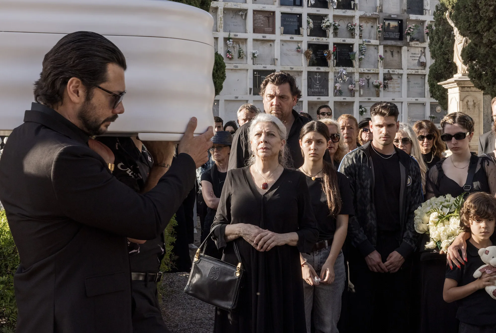 dostumbas s01  ep01 30052024 jorgefuembuena 101 - Deux tombes : la série espagnole qui exhume les silences et enterre la justice en août sur Netflix
