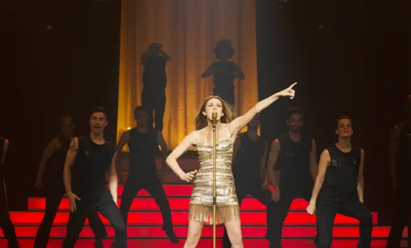 CPPLNL33KBECTKXDDPHNPPBSAI 600x363 - Dirty Pop : L'imprésario est un escroc - Série documentaire