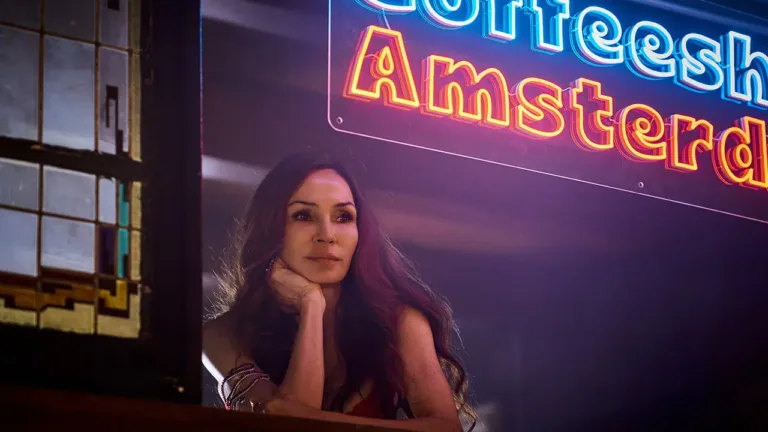 Amsterdam Empire : Famke Janssen revient aux Pays-Bas dans une fresque criminelle signée Netflix