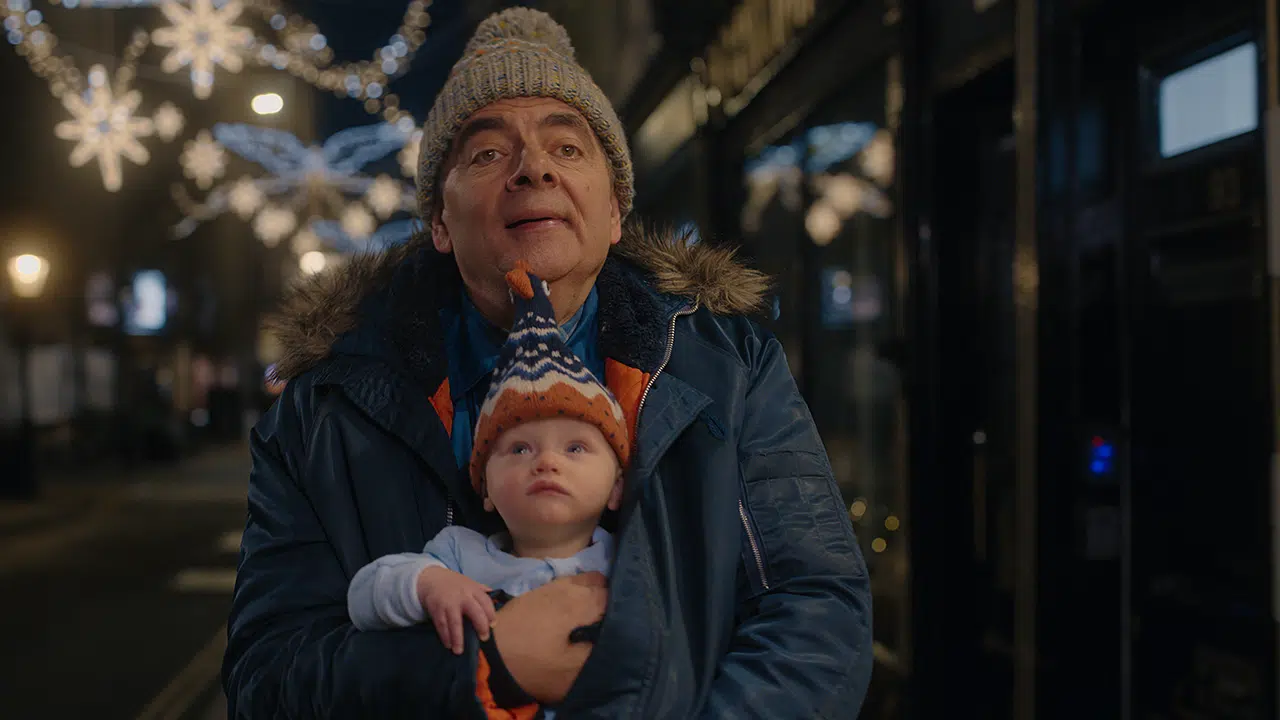 man vs baby first look premiere date.jpg - Seul face au bébé : Rowan Atkinson (Mr Bean) revient sur Netflix dans une nouvelle comédie burlesque