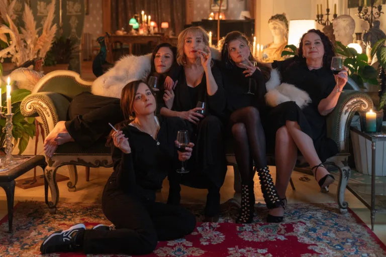 Netflix diffuse L’Origine du mal : un thriller familial porté par Laure Calamy
