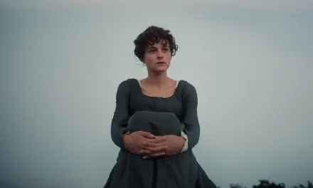 Orgueil et préjugés : Netflix adapte le roman de Jane Austen en 2026 avec Emma Corrin et Jack Lowden
