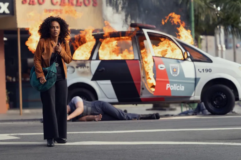 L’appel du chaos : le film brésilien dérivé de Frères de Crime arrive sur Netflix en février