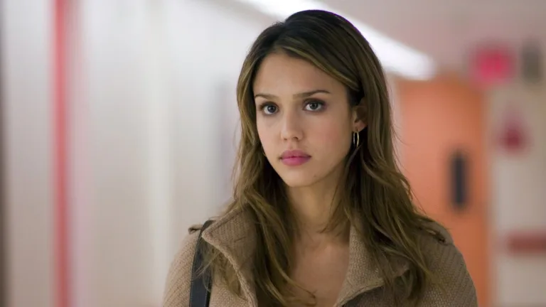 Awake : ce thriller médical oublié avec Jessica Alba s’impose dans le Top 10 de Netflix
