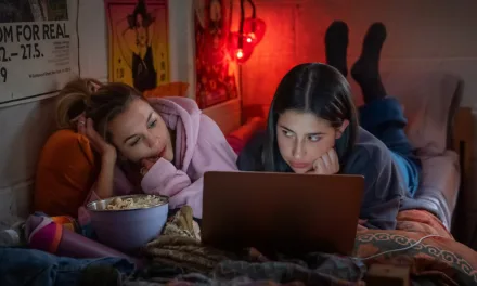 Roommates sur Netflix : qui figure au casting de cette comédie étudiante mise en ligne le 17 avril ?