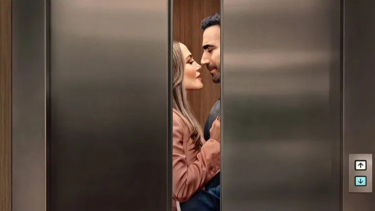 Office Romance sur Netflix : Jennifer Lopez et Brett Goldstein se retrouvent dans une comédie romantique au bureau