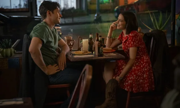 Si tu m’écoutes sur Netflix : Zoey Deutch revient dans une romance où les messages vocaux réveillent les cœurs