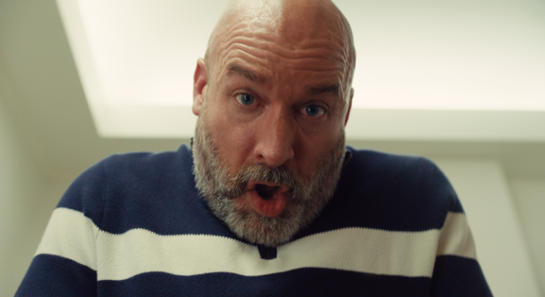 Bad Thoughts saison 2 : Tom Segura revient sur Netflix avec une comédie noire encore plus dérangeante