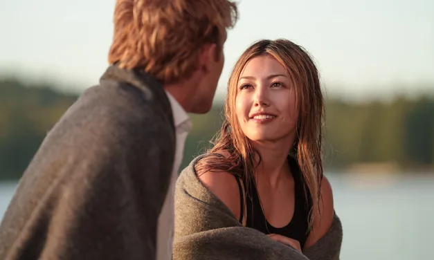 Mal barrée sur Netflix : une série young adult entre compétition, lycée d’élite et romance