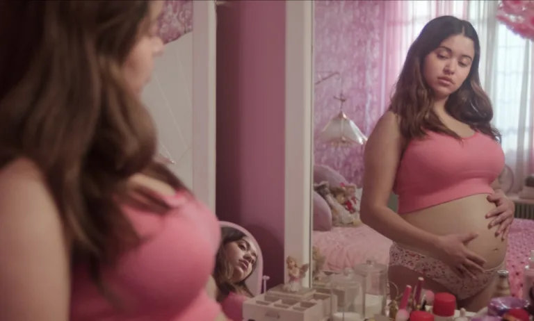 A Child of My Own sur Netflix : le documentaire sur une fausse grossesse devenue un scandale national