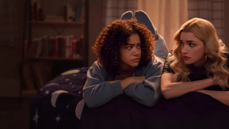 Ginny et Georgia dans la série Ginny & Georgia sur Netflix
