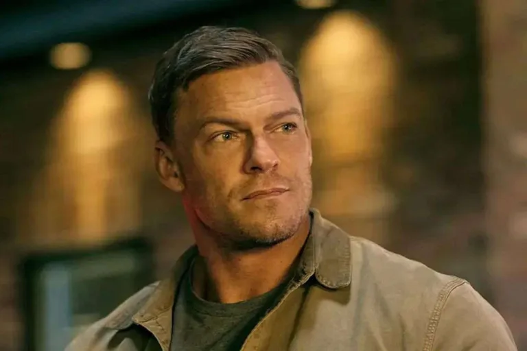 Alan Ritchson sur Netflix : la star de Reacher fonce dans un thriller de casse au cœur du MotoGP