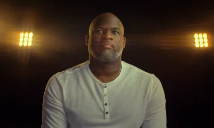 L’envers du sport : Netflix raconte la gloire et la chute de Vince Young, prodige du football americain